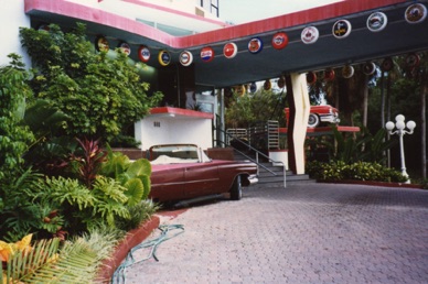 ETATS UNIS : Floride - Miami
Dezerland Surfside Art Deco